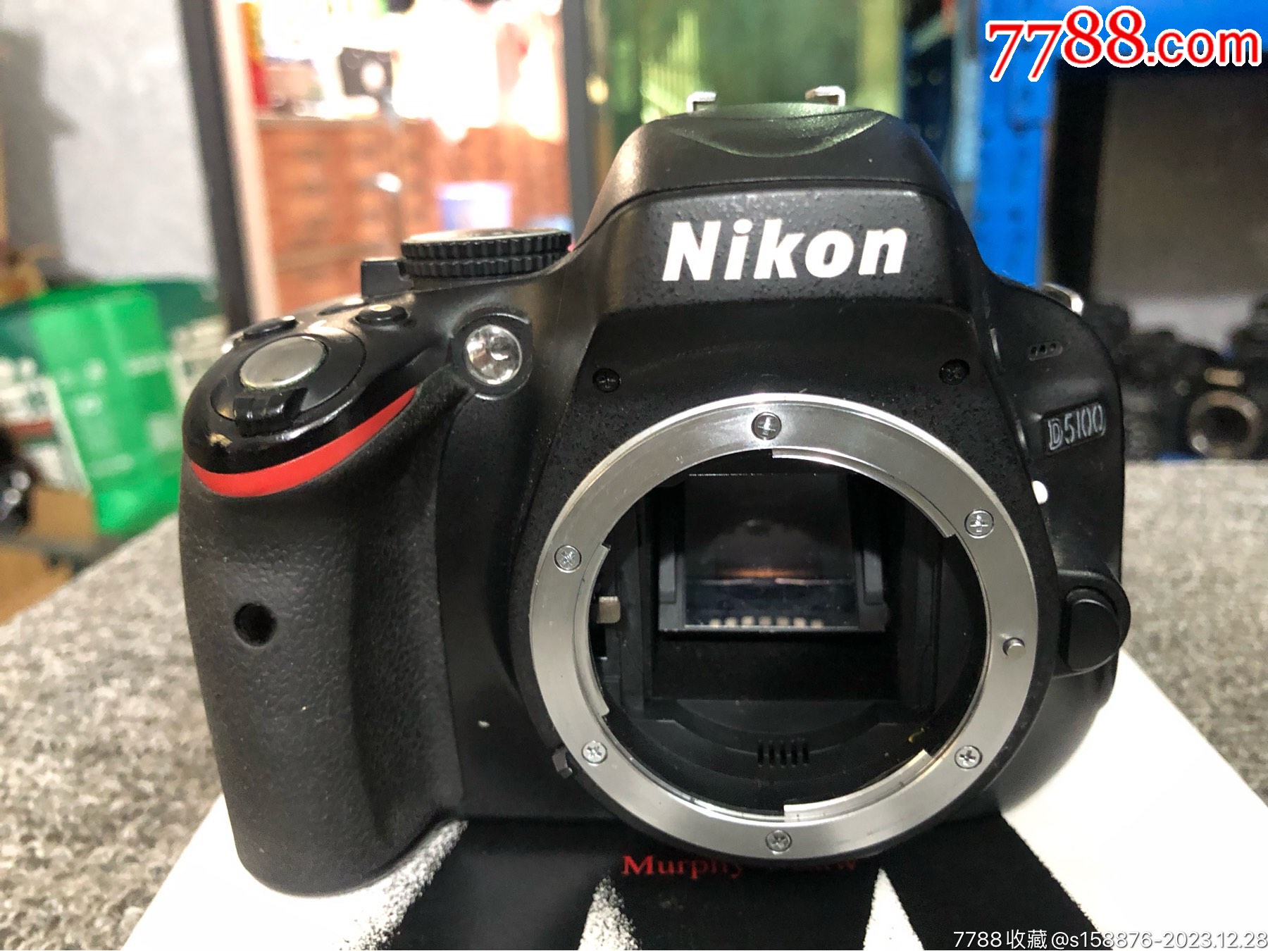 尼康d5100相机翻转屏相机1