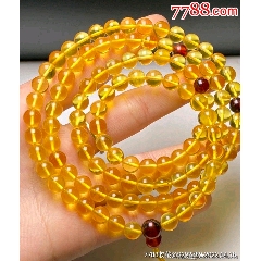 天然琥珀俄料花珀吊坠一枚配链子琥珀内含花瓣漂亮如图品相如图规矩