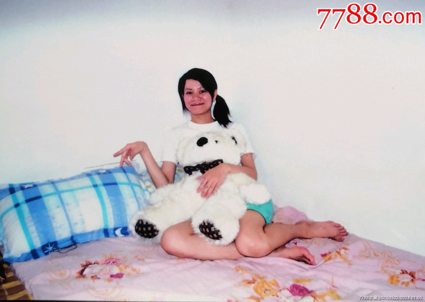 女大学生旅游30余张_老照片_青湖小铺【7788收藏__收藏热线】