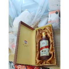 茅台摆件典藏蛤蟆钉子确实不是茅台酒瓶