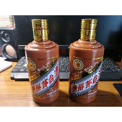 酒瓶有龙的酒图片图片