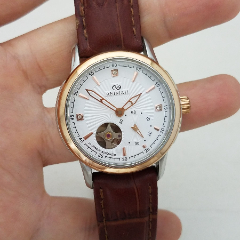 是自动机械男表【2846机芯】【能走时,日历好使】_价格175元>240_240