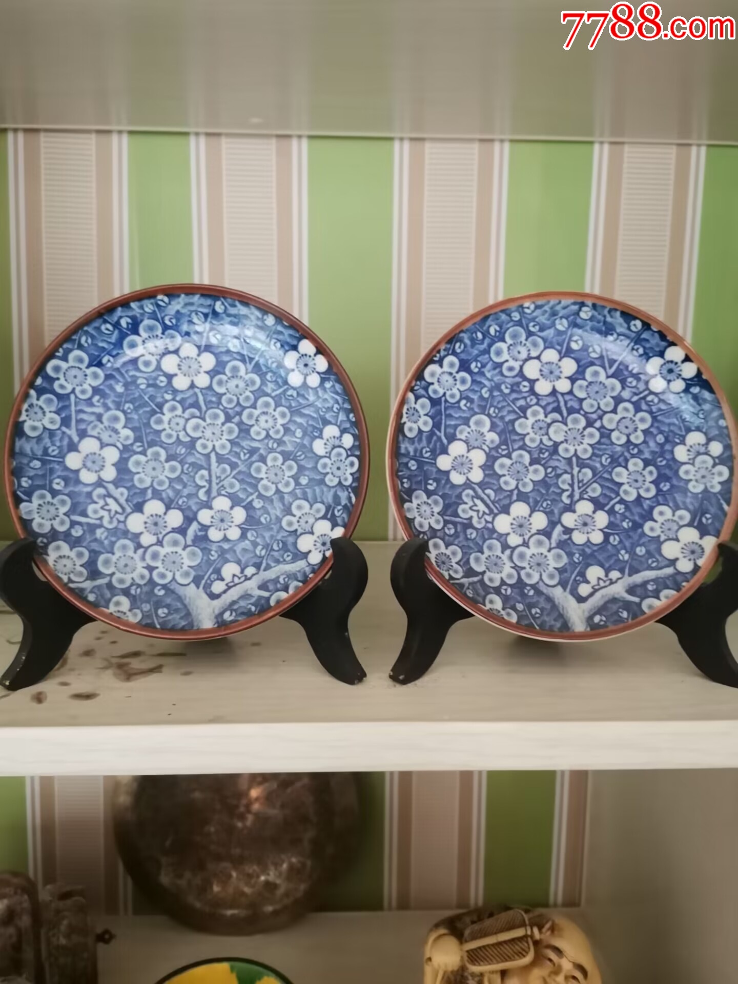 民国晚期釉下冰梅纹赏盘一对已鉴定