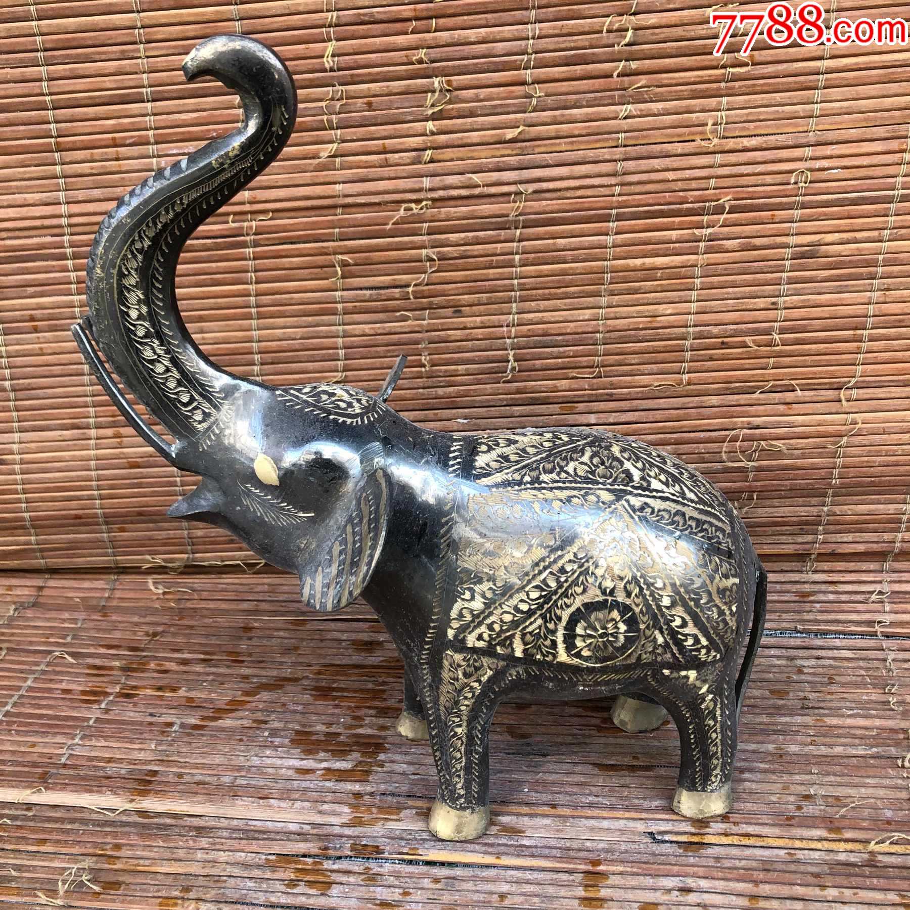 国外刻画大象铜摆件