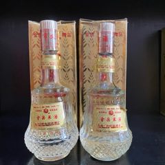 泸州老窖三人炫酒