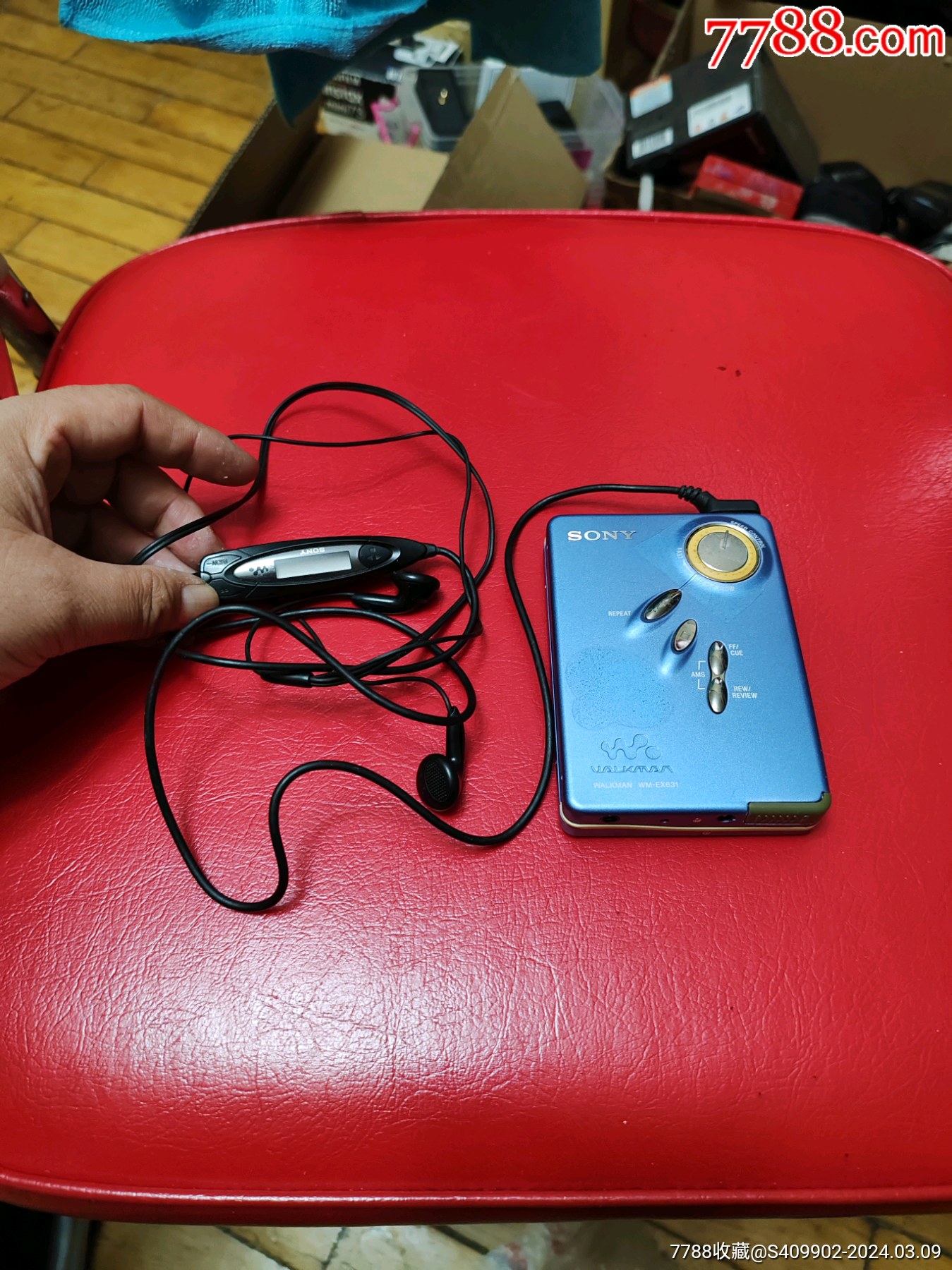 索尼随身听通电电机嗡嗡转磁带不转品相如图耳机好的