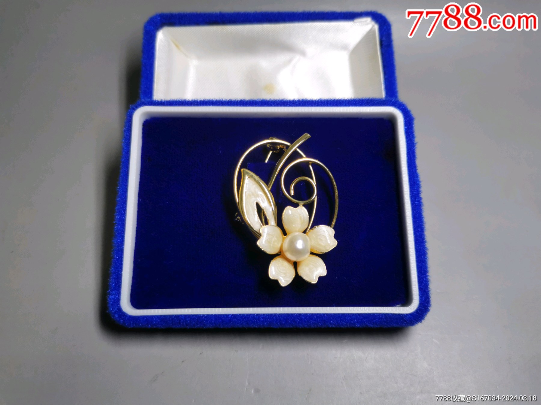 珐琅珍珠胸针,品相极佳,带盒子39o_价格10元【午后时光】1800_1349