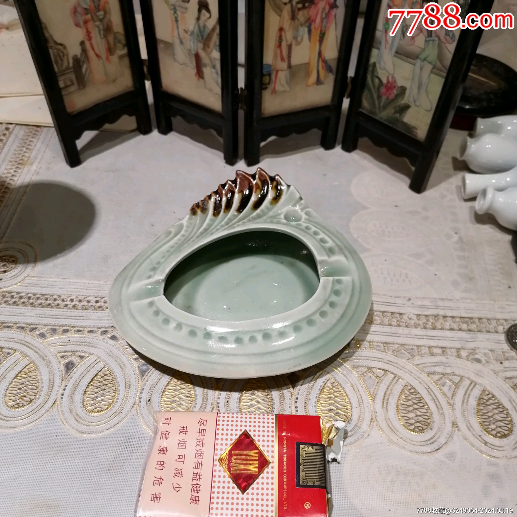 烟灰缸,边口正反面有一小线,其它都好,如图,包真_价格10元【古旧老