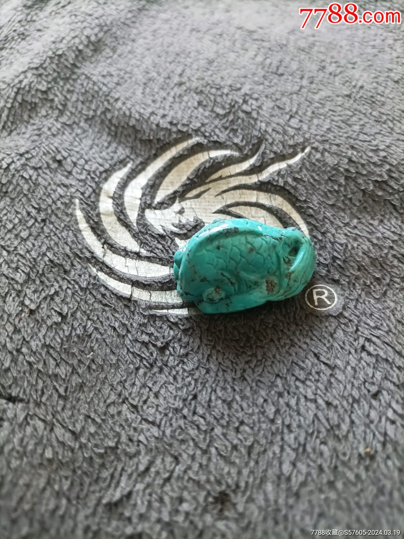 清仓处理湖北原矿天然绿松石雕刻鼠你有钱代代富吊坠