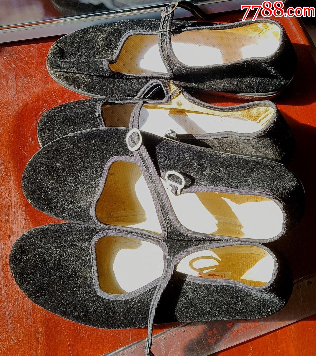 绸缎凉鞋￥110品99八十年代北京牌布鞋￥110品99八十年代帆布鞋