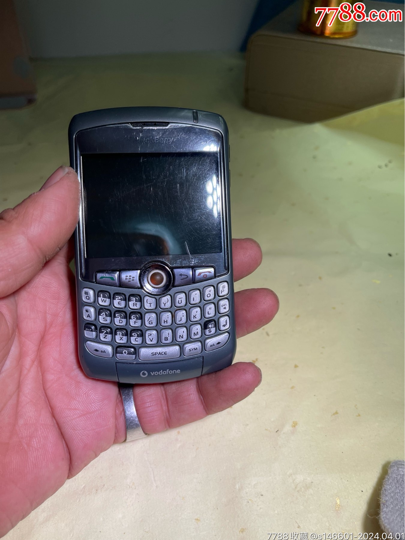 黑莓手机没有电池了品相不错仅供收藏已经很少见了