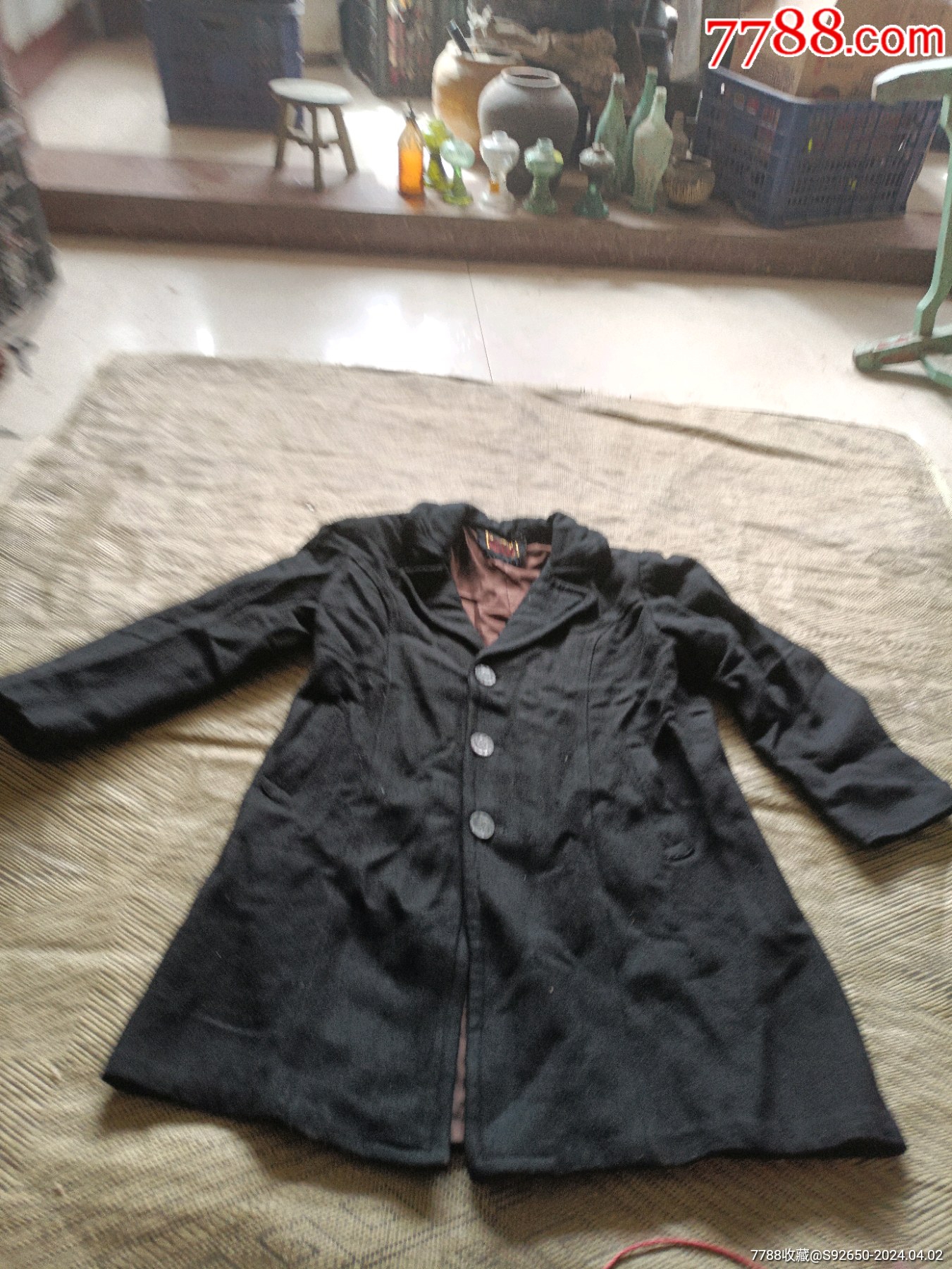 怀旧老沈阳华光牌有机玻璃扣黑毛呢大衣