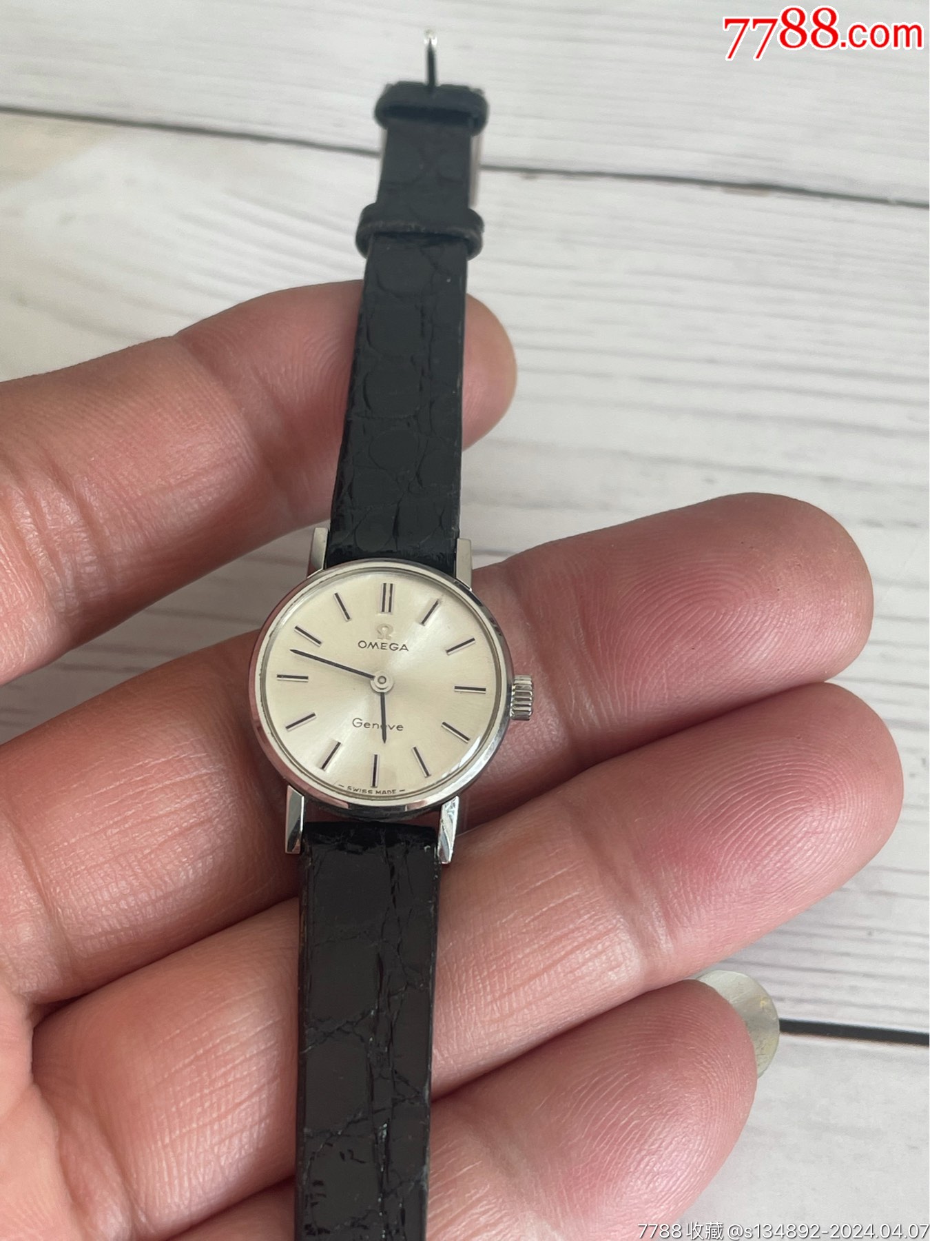 近新品瑞士产欧米茄女机械表