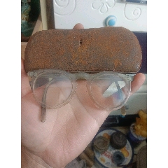 com)>首页>拍卖>墨镜/眼镜>民国老墨镜太阳镜带原配铁皮镜盒_价格10元