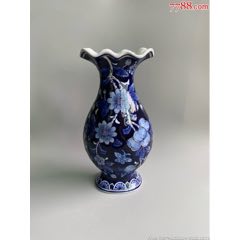 创汇时期祭蓝描金花口瓶(au37568132)