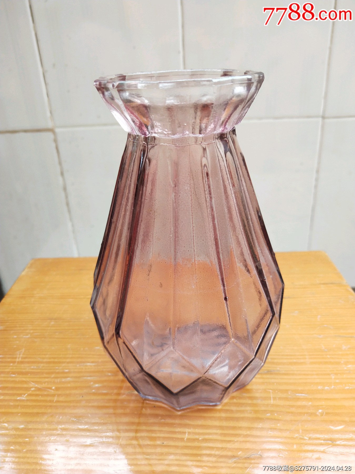 玻璃花瓶(可能8,90年代)_价格10元【天一素德老物件】_第1张
