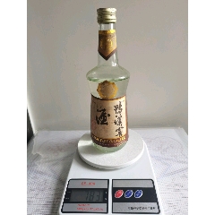 88年鸭溪窖酒一瓶，玻璃酒瓶，如图所示(au37675794)