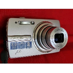 日本奥林巴斯840数码卡片相机。(au37696121)