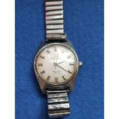 这是一快国产钟山牌手表此表走时