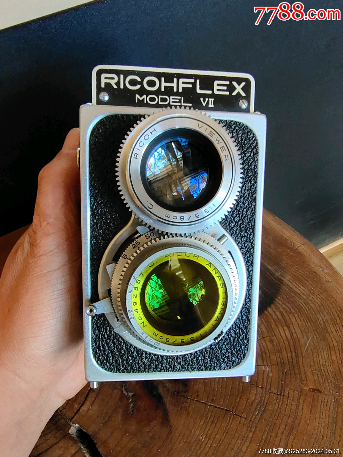 成色相当好的理光双反相机