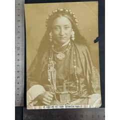清代藏族少女带着天珠的罕见(zc37965113)