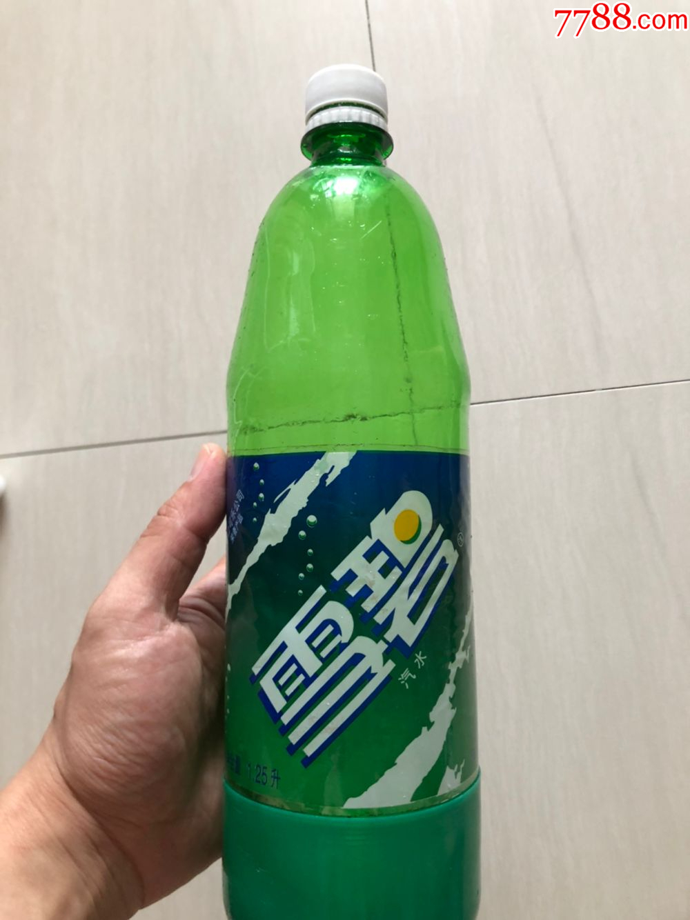 雪碧飲料瓶，大瓶保存完好_價(jià)格100元【玩具懷舊】_第1張_