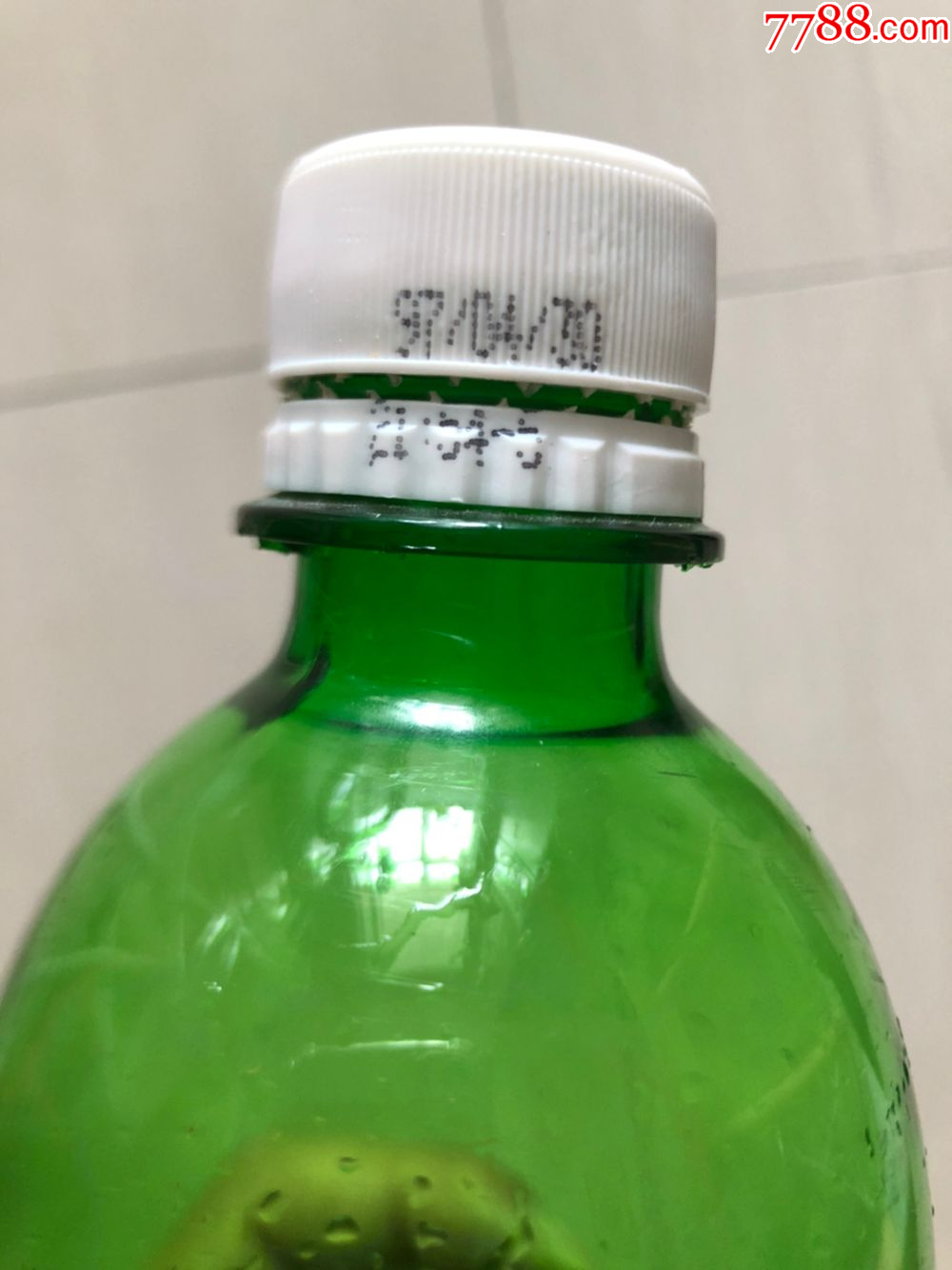 雪碧飲料瓶，大瓶保存完好_價(jià)格100元【玩具懷舊】_第10張_