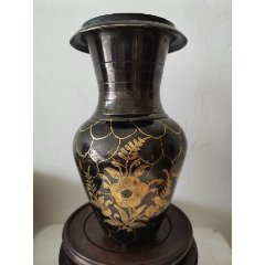 创汇期黄铜质描金铜花瓶（包老）(au37987468)