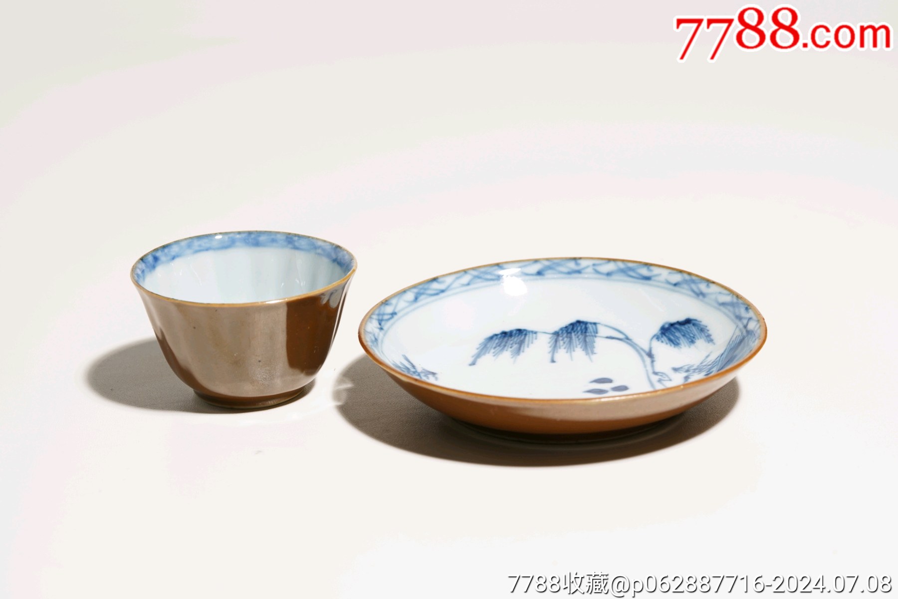 A blue and white faceted vase, Yuan dynasty | 元青花花卉紋八