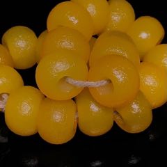 乡下偶遇老奶奶珍藏黄玛瑙算盘珠手串尺寸:14毫米*20颗黄色是尊贵