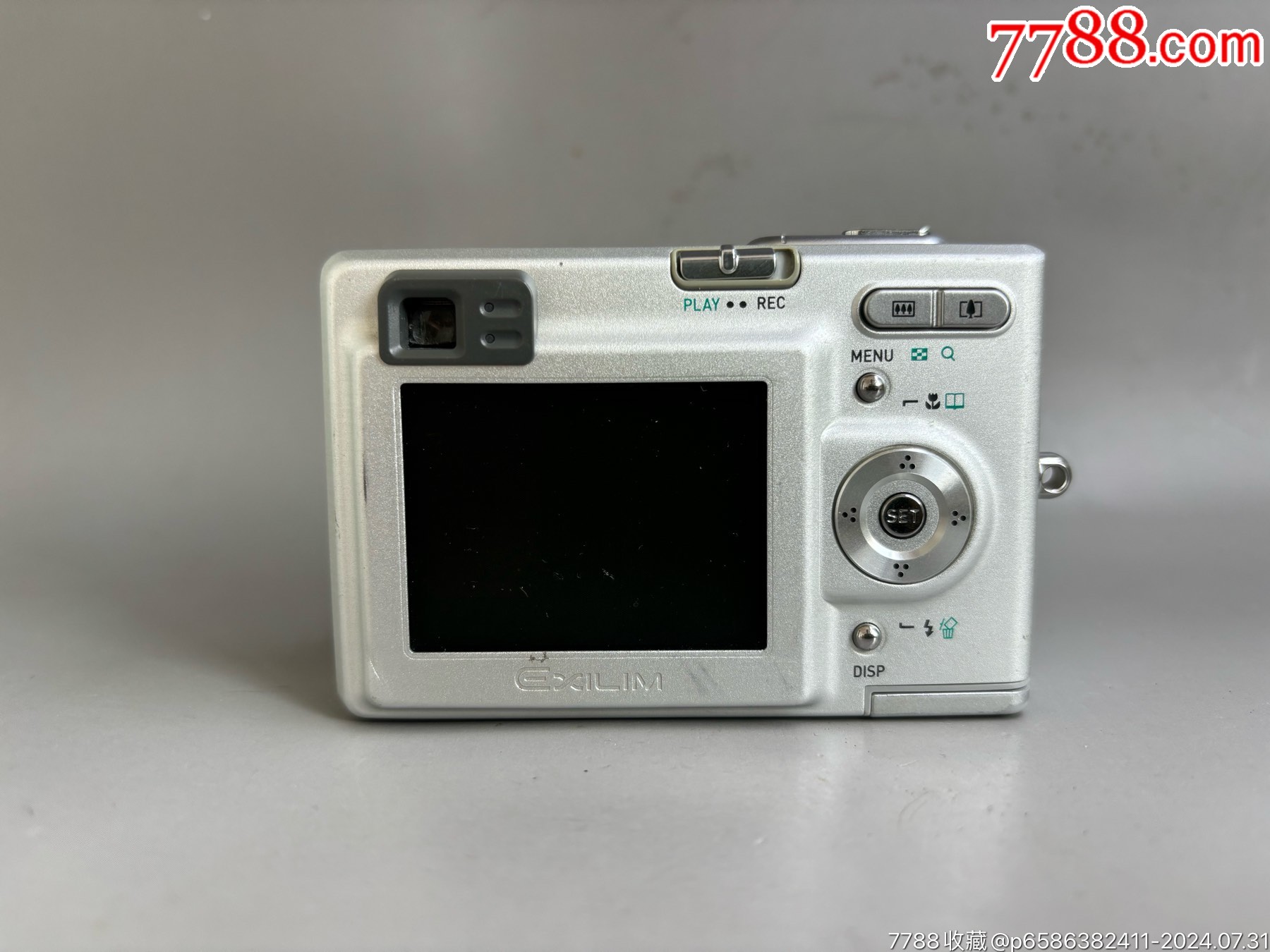 卡西欧相机型号exz3开机能通电一直在黑色和灰色之间闪镜头伸缩不了镜