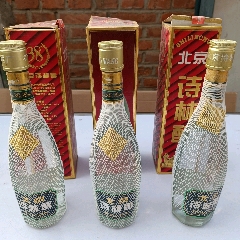 1997年38度北京詩(shī)林醇酒3瓶