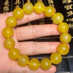 乡下偶遇老者珍藏黄玛瑙手链尺寸:13毫米*16颗黄色是尊贵的颜色,象