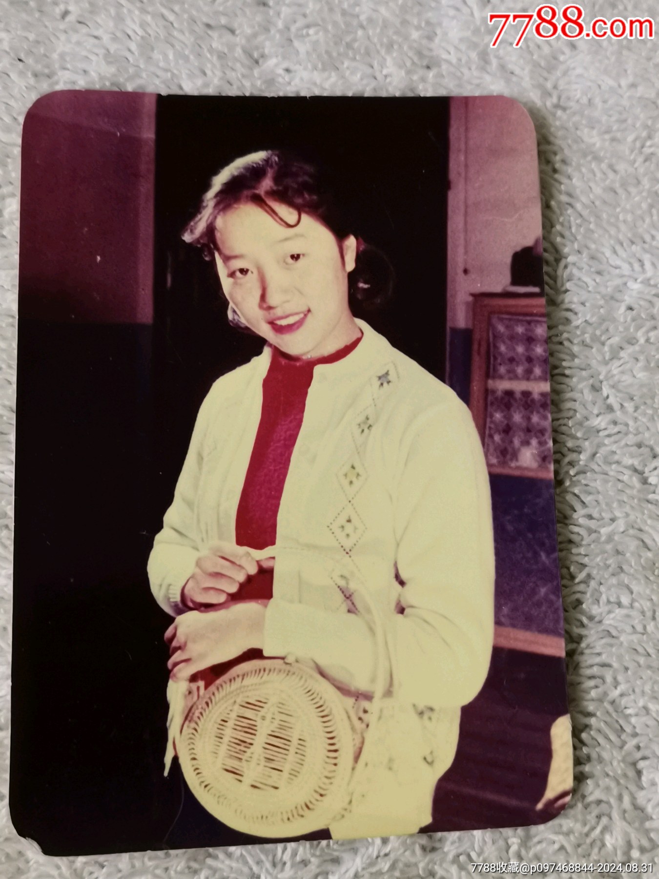 七十年代彩色美女老照片_价格10元【老照片老物件杂项铺】_第1张