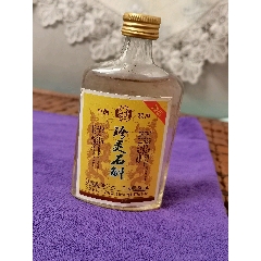 中國(guó)雙溝珍靈石斛50ml小酒版一瓶。