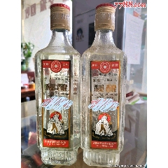 2000年安徽太和縣老酒兩瓶