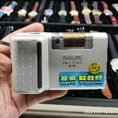 日本出廠飛利浦?jǐn)?shù)碼相機(jī)一個老相機(jī)一個