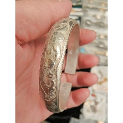一個(gè)重量級的銀手鐲拍賣_