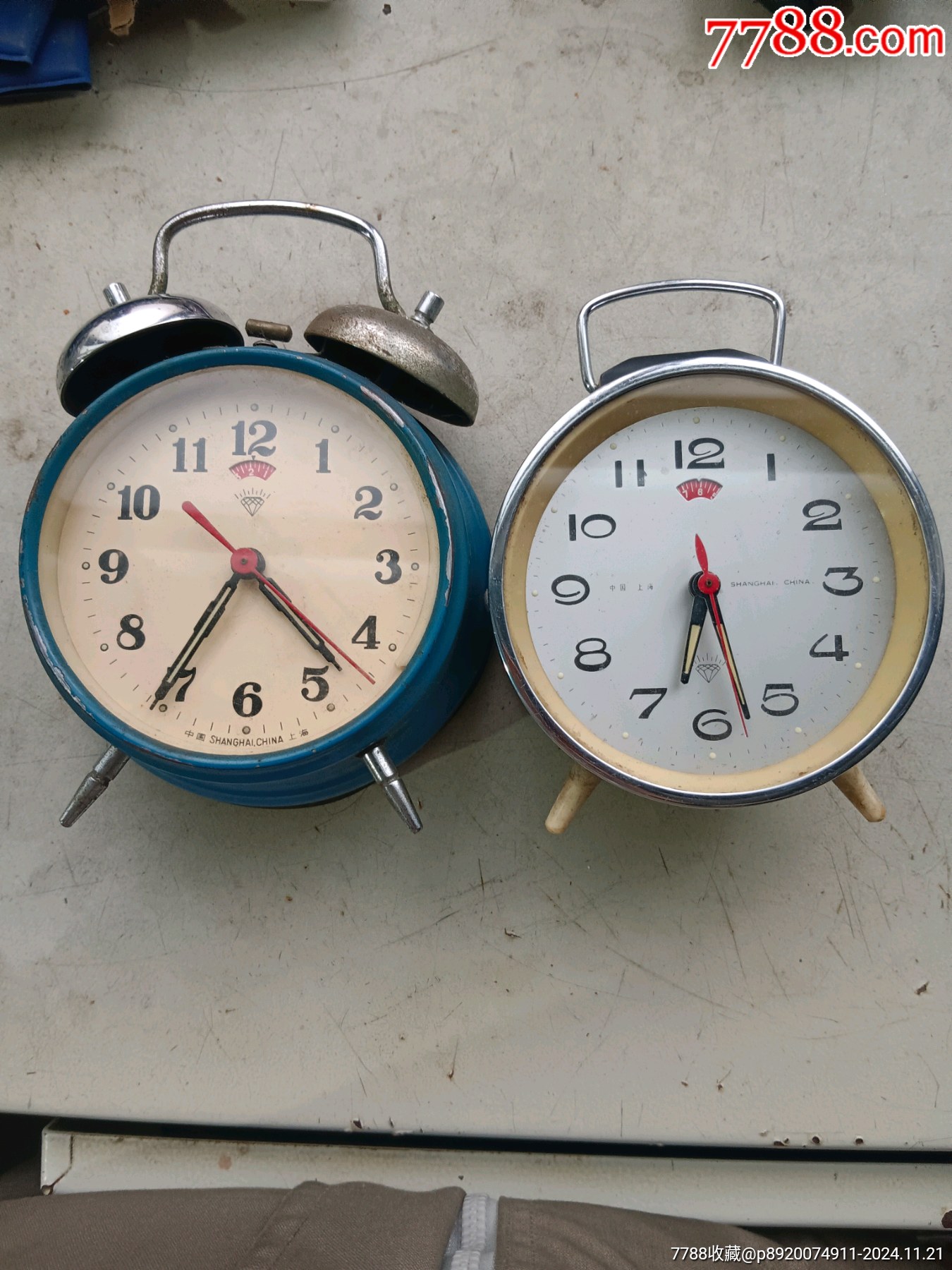 钻石牌机械闹钟两个能走时