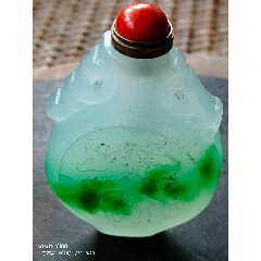 現(xiàn)代藝術(shù)品翡翠精油寶瓶_