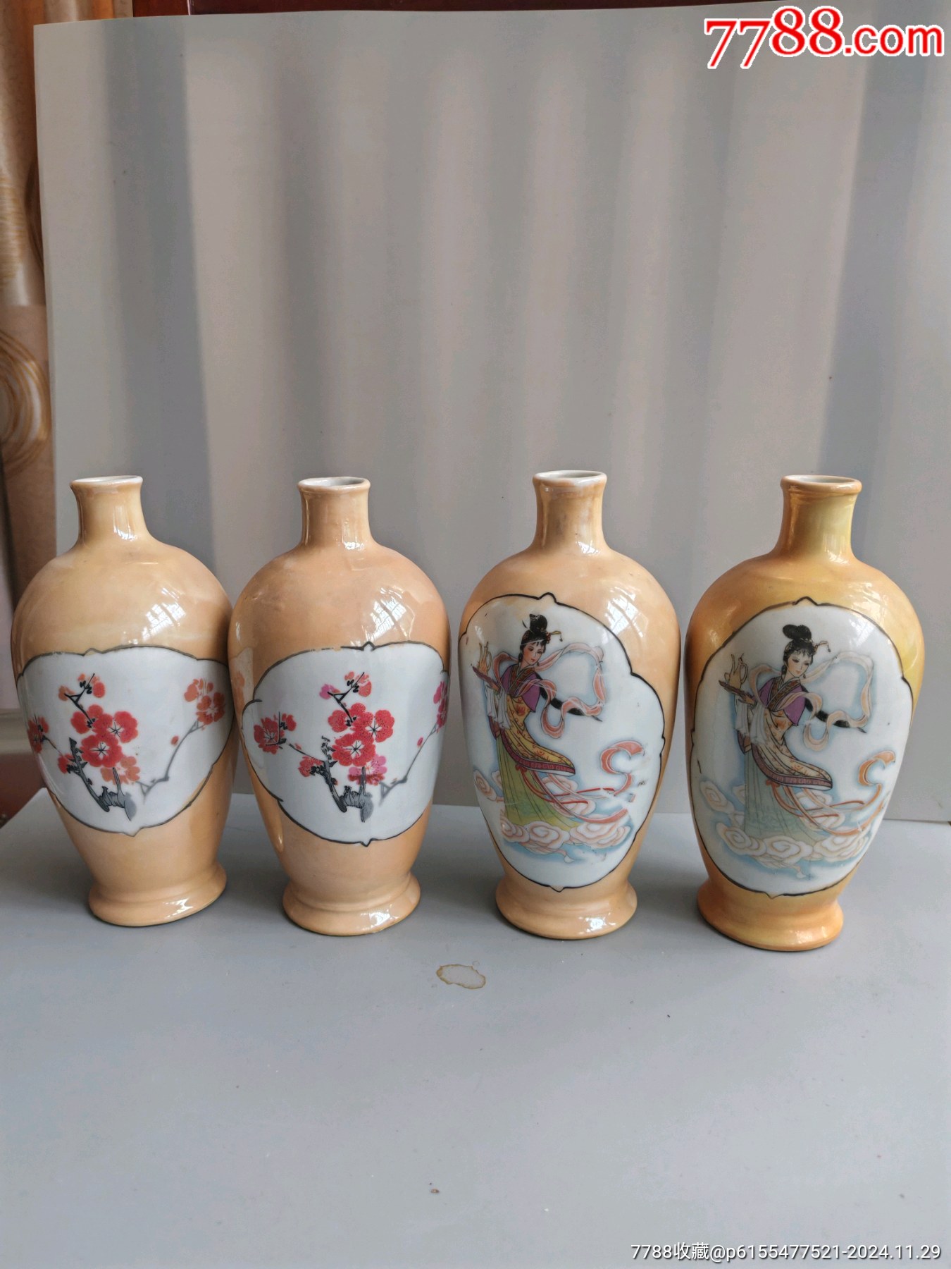 80年代仙女梅花图空酒瓶二对绝版