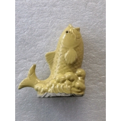 魚瓶，釉有裂_