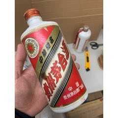 鐵蓋茅臺空瓶擺件一個