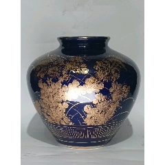 民國(guó)祭藍(lán)釉描金花卉紋罐