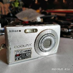 CCD相機(jī)尼康s200數(shù)碼相機(jī)網(wǎng)紅卡片機(jī)一個