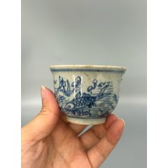 手繪魚紋花紋杯，一枚