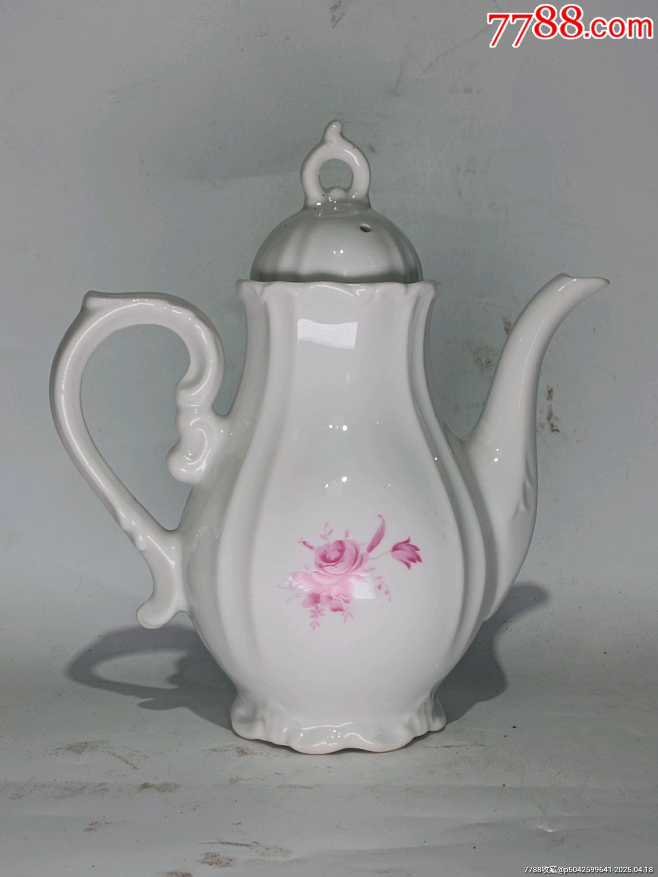 清乾隆粉彩花卉紋壺_價格625元_第2張_