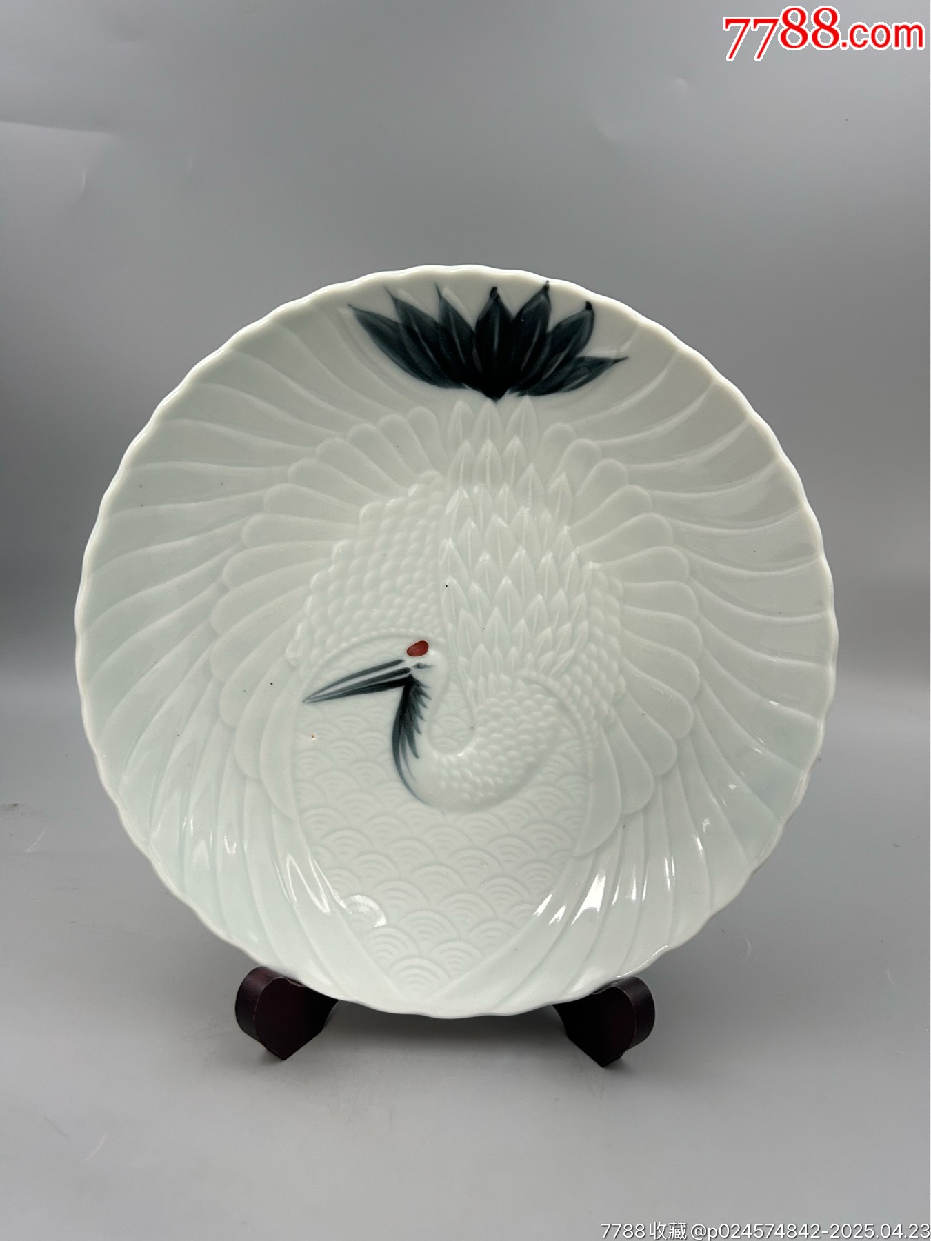 手繪浮雕仙鶴青釉大賞盤，壺承，直徑約25厘米，一枚（全品）_價格58元_第1張_