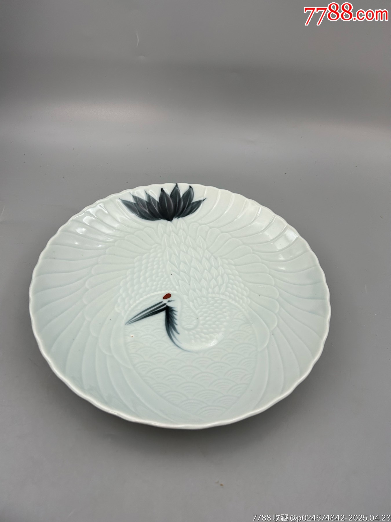 手繪浮雕仙鶴青釉大賞盤，壺承，直徑約25厘米，一枚（全品）_價格58元_第3張_