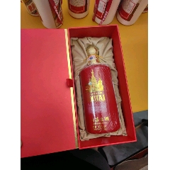 走進俄羅斯750瓶盒品相完美